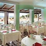 Grand Smeraldo Szálloda Baja Sardinia