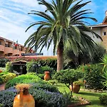 Szálloda Grand Smeraldo Baja Sardinia