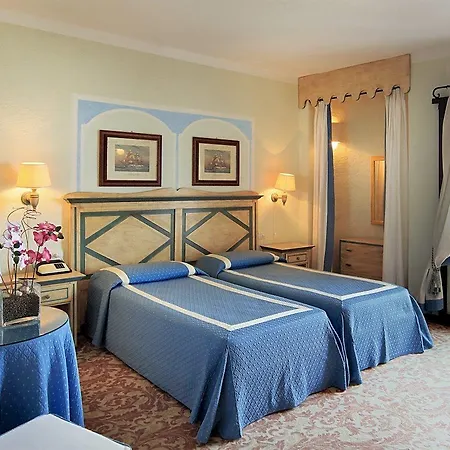 Grand Smeraldo 4* באיה סרדיניה
