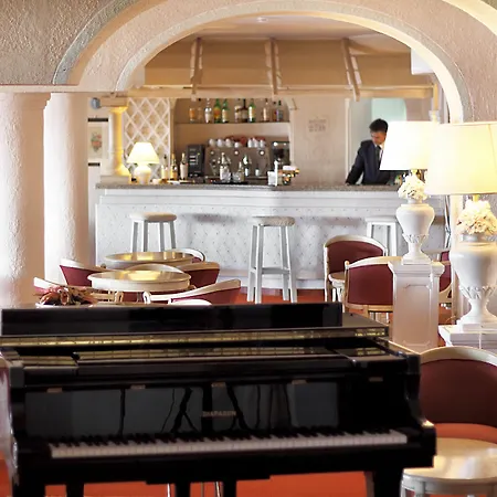 Hotel Grand Smeraldo Baja Sardinia