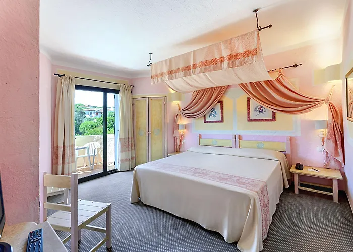 Grand Smeraldo Szálloda Baja Sardinia