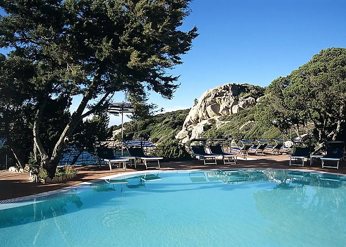 Szálloda Grand Smeraldo Baja Sardinia